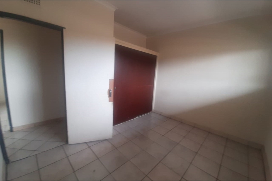 2 Bedroom Property for Sale in Rustenburg Central North West